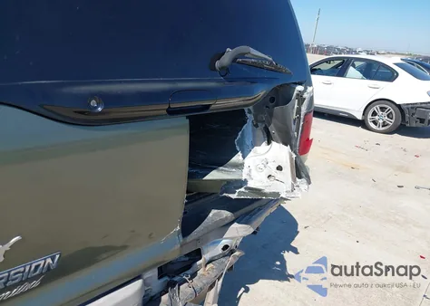 2001 Ford Excursion Limited from USA, damaged, VIN 1FMNU42F51EA09070